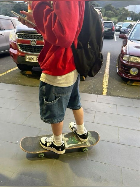 Skate Boy Outfit, Skater Boy Aesthetic Outfit, 2000s Skater Boy, 90s Skater Boy, Skater Boy Outfits 90s, Skater Aesthetic Outfits, Skater Boy Outfits Aesthetic, Skater Boy Fits, Skater Boy Style