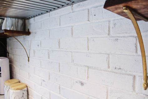 The completed limewashed brick backsplash wall. Limewash Travertine Backsplash, Diy Stone Backsplash, Limewashed Brick, Limewash Brick, Kitchen Brick, Easy Kitchen Updates, Brick Wall Kitchen, Lime Wash Brick, Brick Backsplash Kitchen