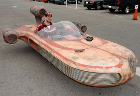 Super-vehicles #4: XP-35 Landspeeder ("Star Wars", 1977)  Tell me you didn't watch Star Wars as a kid and then dream of owning one? Armadura Ninja, Geek Toys, Star Wars Watch, Star Wars Models, Star Wars Vehicles, Star Wars Tattoo, High Tech Gadgets, Weird Cars, Star Wars Movie