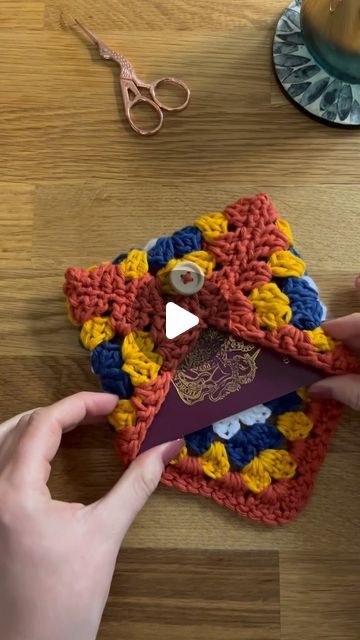 Catherine Neil on Instagram: "I can’t stop making granny square pouches 🧶

I tried lining the first one I made and it didn’t exactly go to plan so I thought I’d quickly whip this one up and try again!

Find the PDF pattern on my Etsy shop with 20% off!

#grannysquare #crochet #yarn #scrapyarn #crochetproject #easycrochet #grannysquarepouch #crochetforinstagram #crochetaddict #crochetlove #yarnlove #etsycrochet #ravelry #crochetcrew #crochetreels #crochetideas #yarnideas #crocheting #crochetinspiration #crochetinspo #crochetproject #quickcrochet #quickcrochetproject #crochetpatterndesigner #grannysquaretherapy #crochetphonecase" Crochet Granny Square Envelope, Granny Square Pouch, Quick Crochet Projects, Crochet Phone Cases, Padded Pouch, Square Envelopes, Quick Crochet, Crochet Granny, Crochet Yarn