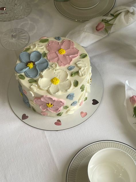 Food To Share, Small Birthday Cakes, Vintage Birthday Cakes, Birthday Cake With Flowers, Artistic Ideas, Funny Birthday Cakes, Mini Cakes Birthday, Creative Birthday Cakes, Simple Birthday Cake