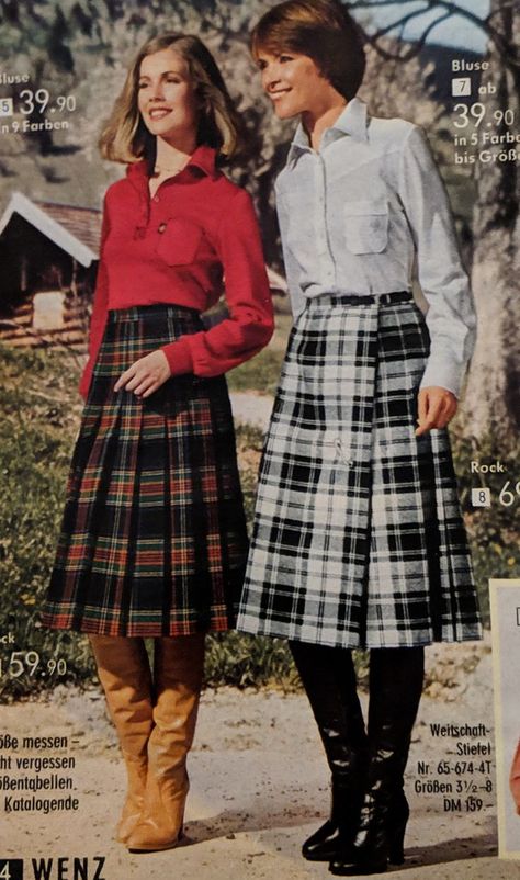 80s Skirt Outfit, Late 80s Fashion, Vintage Skirt Outfit, Nice Pleated Skirt, 80s Fashion Women, Plaid Skirt Outfit, Woman Boots, Kilt Outfits, 70s Women