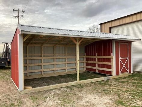 Pallet Run In Shed Horse Shelter, Cow Lean To Shelters, Diy Hay Storage Ideas, Horse Lean To Shelters, Horse Pasture Shelter, Horse Shelter Ideas Cheap, Run In Shed For Horses, Horse Shelter Plans, Diy Horse Shelter