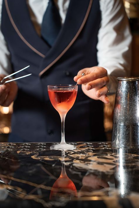 Giacosa reopens, the bar where the Negroni was born Seltzer Water, Drink List, Negroni, A Drink, Traditional Food, The Bar, Florence, New Look, Things To Come