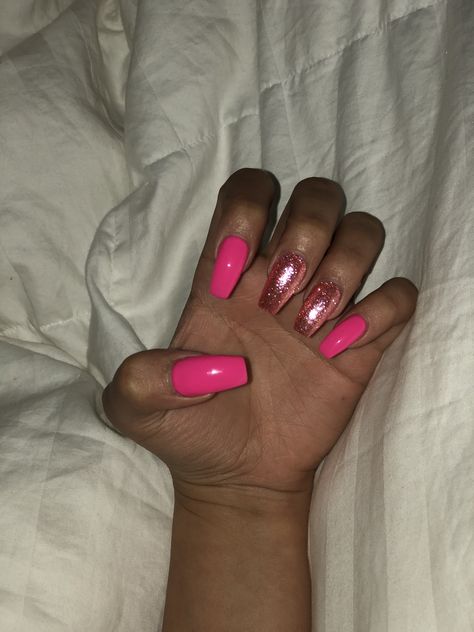 Hot pink nails , coffin with pink glitter 💕 Pink Nails And Glitter, Pink Hoco Nails, Pink Nails Coffin, Nails With Silver, Hoco Nails, Hot Pink Nails, Almond Nails Designs, Birthday Nails, Nails Coffin