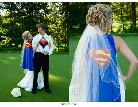 Superman wedding couple #supercouple #wedding Superman Wedding Ideas, Superman Jewelry, Superman Wedding, Superman Theme, Marvel Wedding, Funny Wedding Pictures, Superhero Wedding, Geek Wedding, Batman Shirt