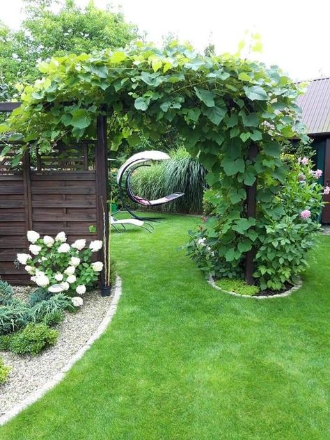 Have Inspiration, Backyard Garden Design, Deck Garden, Garden Art Sculptures, Garden Art Diy, Farmhouse Bathroom, Decor Bathroom, Garden Gates, Lawn And Garden