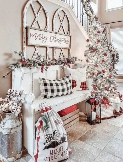 Merry Christmas Eve Eve, Christmas Eve Eve, Christmas Glam, Christmas Entry, Christmas Vignettes, Preppy Christmas, Christmas Decor Inspiration, Country Christmas Decorations, Merry Christmas Eve