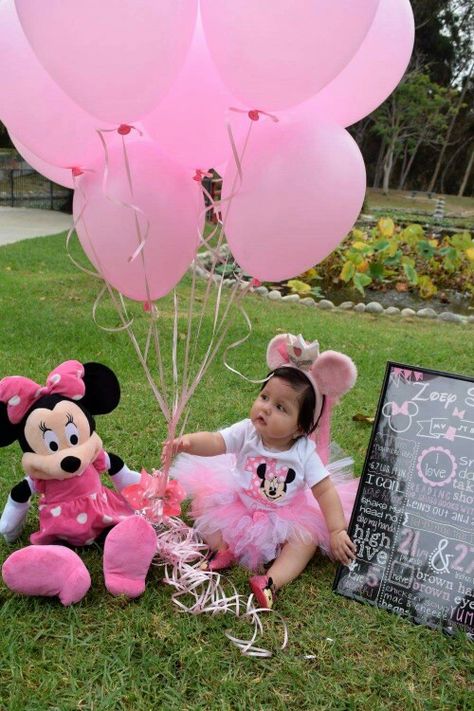 1st birthday photoshoot minnie mouse 1st Birthday Minimouse, Minnie Mouse Photoshoot, Minnie Mouse Photo Shoot Ideas, Minnie Mouse Photo Shoot, Minnie Mouse Birthday Party Ideas 1st, Photo Shoot Ideas At Home, Shoot Ideas At Home, 2nd Birthday Photos, Minnie Mouse First Birthday