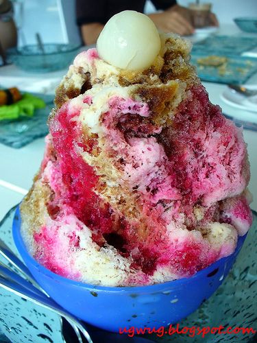 RP: Ais Kacang Dessert, Popularly Known as ABC - Ais Batu Campur Air Batu Campur, Ais Batu, Ais Kacang, Ice Kacang, Malaysian Food Desserts, Laksa Recipe, Es Campur, Asia Culture, Malaysian Dessert