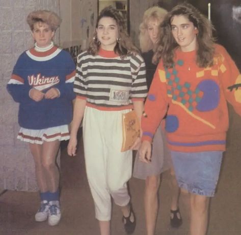 Best 80s Outfits, 80s Outfits For Women, Casual 80s Outfits, 80s Preppy Fashion, 80s Outfits Women, 90s Teen Fashion, 80s Fashion Women, Summer Camp Outfits, 80s Fashion Party