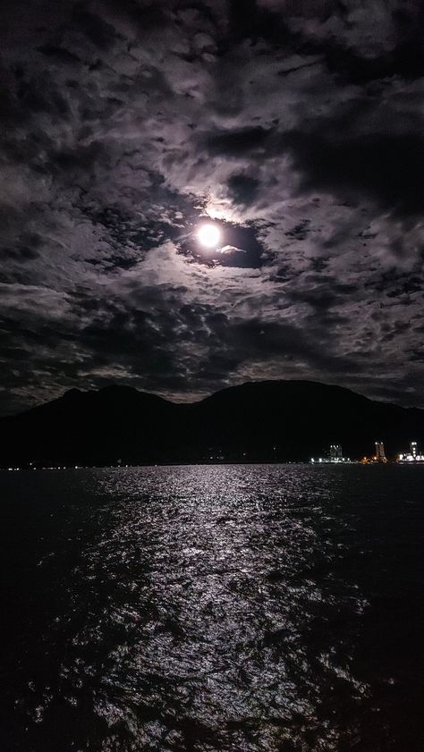 Moon Sea Night, Mountain And Sea, Mountains At Night, Moon Sea, Moon Mountain, Ocean At Night, Pretty Views, Moon Clouds, Moon Aesthetic