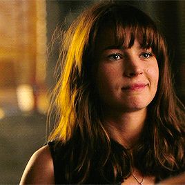 Girlboss Netflix, India Eisley, Britt Robertson, Wig Hairstyles, Latest News, My Girl, Bangs, Wigs, Hair Cuts