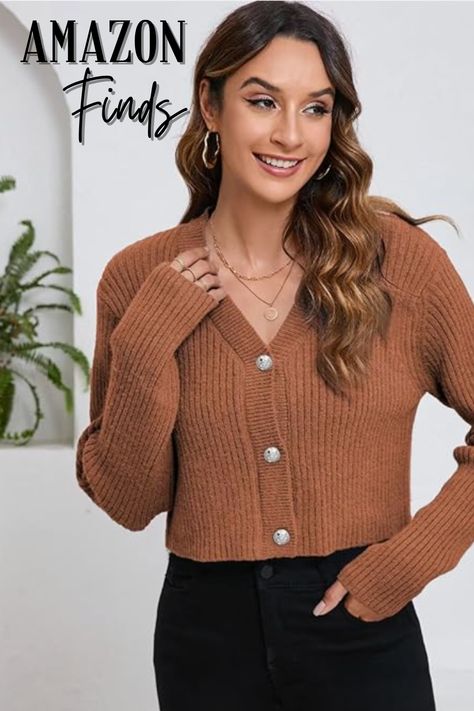 These cozy Fall pieces will take you from Fall to Winter effortlessly! Fall outfit trends, fall fashion, baddie outfits casual, cute fall outfits, date night beauty, outfit ideas. #literallyme #falloutfits #falloutfitinspo #falloutfitideas #fallfashion2024 #fallnails #nails #datenightbeauty #capsulewardrobe #casualoutfits #fallnails #halloweennails #fallnaildesigns #autumnnails #fall #fallhair #fallboots #fallnails2024 #styletips Sweaters For Women Knit, Sweaters V Neck, Knitted Sweaters For Women, Soft Knit Cardigan, Fall Trends Outfits, Cardigan Sweaters, Cropped Cardigan Sweater, Cardigan Sweater Coat, Front Sweater