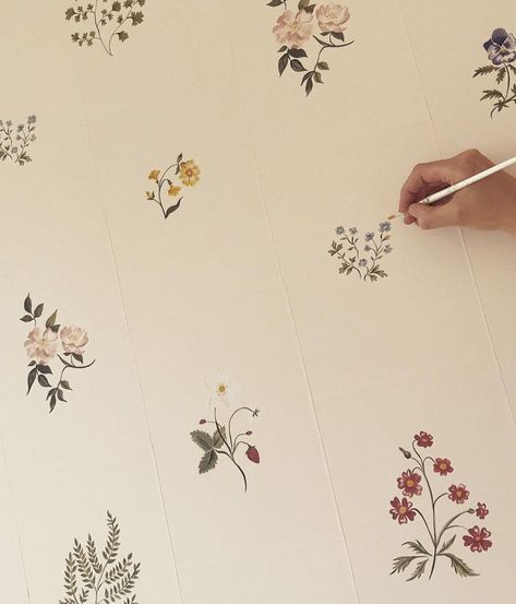 Home design • Instagram Hand Stenciled Walls, Wall Paint Stamp, Hand Painted Flowers On Wall, Flowers Painted On Wall, Painted Flower Wall, Wall Stamps, Tess Newall, Flower Wall Stencil, Wall Painting Flowers