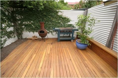 Outlast supplies Silvertop Ash decking which is a durable exterior timber. It is a great cost effective option and has a very high bush fire zone rating. Silvertop Ash Decking, Deck Cost, Bush Fire, Outdoor Living Deck, Building Design Plan, Colorful Chandelier, Laying Decking, How To Build Steps, Hardwood Decking