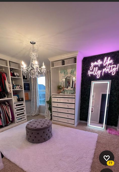 Organization Ideas For Room, Large Room Ideas, Big Room Ideas, Penthouse Aesthetic, Walk In Closet Ideas, Closet Room Ideas, Apartment Decorating Living, Dream Closet Design, Big Room