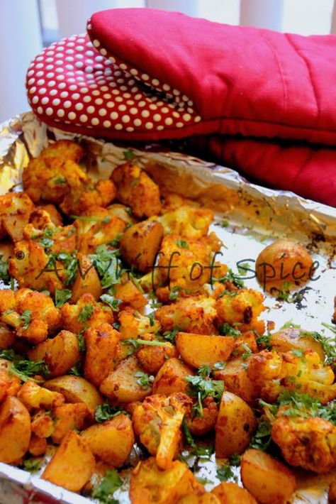 Roasted Cauliflower Indian, Vegetarian Recipes Asian, Indian Cauliflower Recipes, Indian Cauliflower, Indian Recipes Vegetarian, Oven Roasted Cauliflower, Indian Side Dishes, Spiced Cauliflower, Cauliflower Dishes