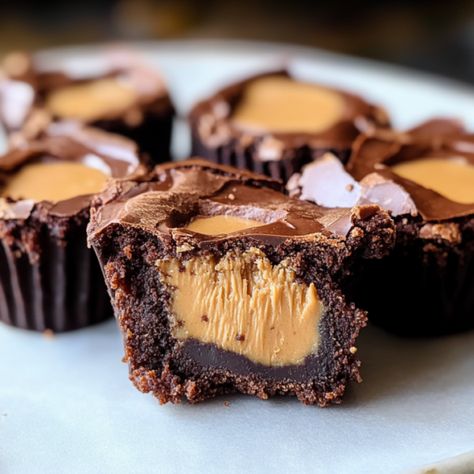 Easy Peanut Butter Cup Brownies Peanut Butter Cup Recipes, Reeses Candy, Peanut Butter Cup Brownies, Peach Pound Cakes, Creme Brulee Cheesecake, Cup Recipes, Peanut Butter Cups Recipe, Mini Brownies, Brownie Cups