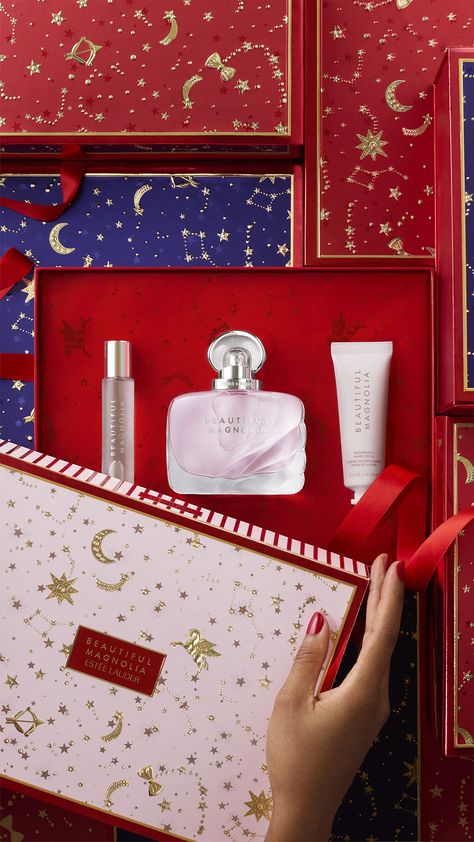 Estée Lauder's Beautiful Magnolia Trio comes with a full size fragrance, purse spray and hand lotion. Dare To Love, Estee Lauder Beautiful, Estee Lauder Gift, Christmas Campaign, Feminine Fragrance, Cosmetic Sets, Fragrance Set, A Love Story, Hand Lotion