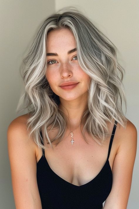 Dimensional Grey Hair, Highlights To Blend Gray, Ashy Highlights, Grey Hair Looks, Grey Hair Inspiration, Silver Blonde, Dye Colors, Edgy Hair, Hair Dye Colors