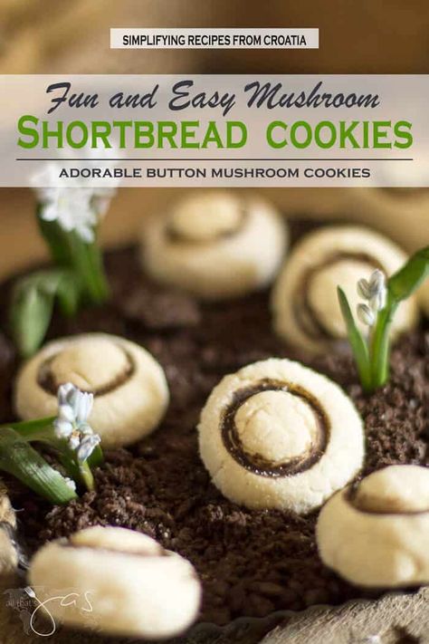 Fun and Easy Button Mushroom Shortbread Cookies Cookies Receita, Polish Baking, Button Cookies, Mushroom Cookies, Farmers Market Recipes, Mushroom Dish, Button Mushroom, Cookie Party, Food Table