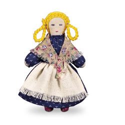 Sari, Kirsten's doll, 1986-2009. American Girl Kirsten, Yarn Braids, Sari Design, Navy Blue Print, Princess Photo, Blue Print Dress, All American Girl, Ag Dolls, Dollhouse Dolls