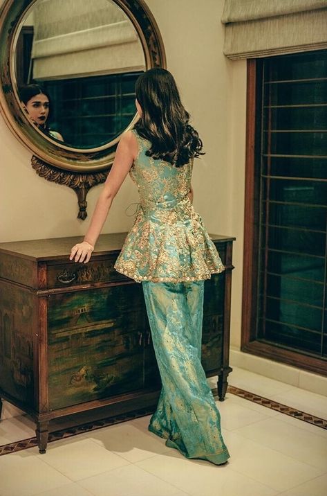 Sadaf Fawad Khan Peplum Lengha, Mermaid Lengha, Indian Outfits Modern, Silk Kurtis, Casual Silk Dresses, Tissue Fabric, Fawad Khan, Traditional Indian Dress, Salwar Kamiz