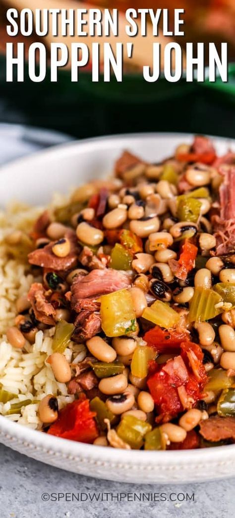 This easy Hoppin' John recipe is a classic Southern-style dish. Made with ham and black eyed peas this soup is traditionally served on New Years Eve to bring luck and prosperity in the new year! #spendwithpennies #hoppinjohn #newyears #southerstyle #soup #maincourse #blackeyedpeas Blackeyed Pea Recipes, Thanksgiving Recipes Appetizers, Hoppin John Recipe, Southern Thanksgiving Recipes, Black Eyed Peas Recipe, Hoppin John, Southern Thanksgiving, Thanksgiving Appetizer Recipes, Southern Recipes Soul Food