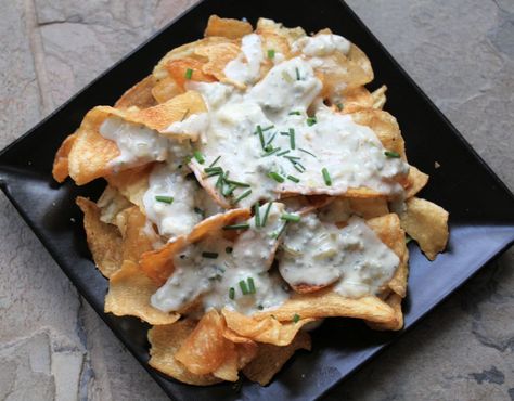 Blue Cheese Sauce For Steak, Cheese Sauce For Steak, Sauce For Steak, Steak Burgers, Blue Cheese Recipes, Fried Chips, Blue Cheese Dip, Blue Cheese Sauce, Kettle Chips