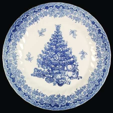 Christmas Tree Plate, Blue And White Dinnerware, Chinoiserie Christmas, Blue Dinner Plates, Christmas China, Blue Dishes, Blue Dinnerware, Christmas Dinnerware, Blue Christmas Tree