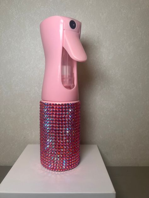 Pink bedazzled spray bottle perfect for hair care! Stuff To Bedazzle, Nicki Aesthetic, Rhinestone Things, Things To Bedazzle, Bedazzled Things, Bedazzling Ideas, Bedazzled Stuff, Bedazzled Bottle, Pretty Teeth