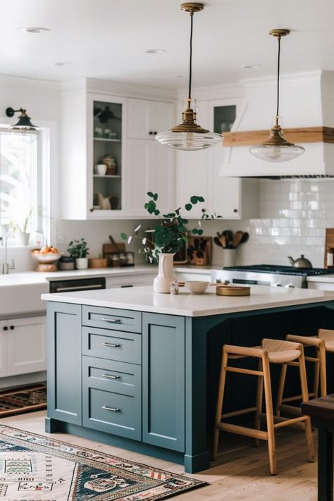 Rustic Kitchen Decorating Ideas, Two Tone Kitchen Cabinets Color Combinations, Modern Rustic Kitchen Design, Kitchen Color Themes, Rustic Kitchen Design Ideas, Modern Rustic Kitchen, Cabinet Color Ideas, White Upper Cabinets, Kitchen Cabinets Color Combination