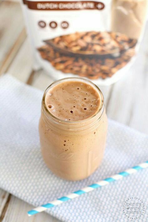 Smoothie With Juice, Juice Plus Shakes, Banana Smoothie Healthy, Chocolate Banana Smoothie, Tipsy Bartender, Juice Diet, Chocolate Smoothie, Strawberry Banana Smoothie, Chocolate Shake