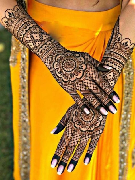 Traditional Mehndi Designs, Mehandhi Designs, Front Mehndi Design, Simple Mehendi Designs, Indian Mehndi Designs, Tato Henna, Mehndi Designs Bridal Hands, Modern Mehndi Designs, Bridal Mehendi