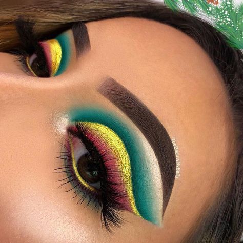 Yellow and green cut crease with red eye liner eyeshadow look | Colourpop Super Shock Highlighter Curl Eyelashes, Bold Eyeshadow, Smoked Eyes, Thick Eyelashes, Contour Makeup Tutorial, Dramatic Eye Makeup, Super Shock, Eye Makeup Ideas, Long Eyelashes