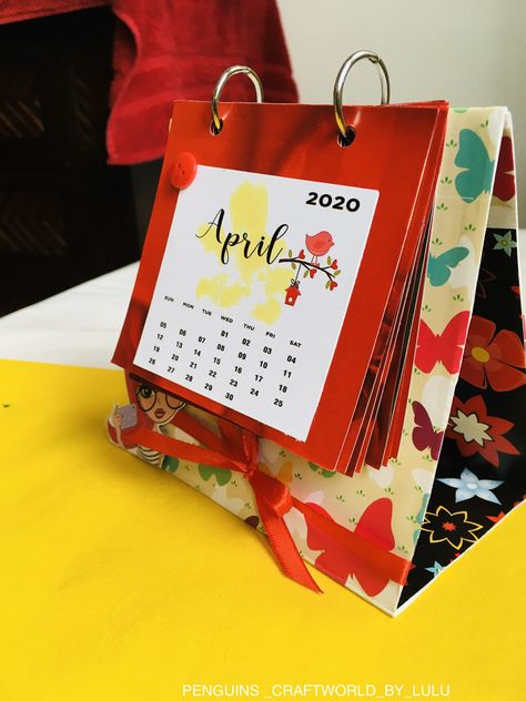 Handmade Calendar, Diy Study Table, Table Calendar, Penguin Craft, Diy Calendar, Paper Craft Diy Projects, Calendar 2020, Handmade Table, Decor Table