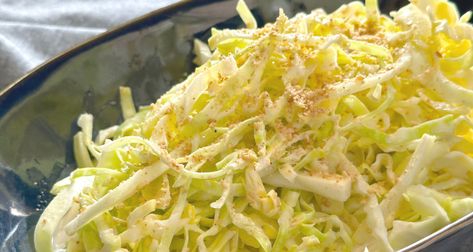 Seattle Teriyaki Restaurant Coleslaw?utm_source=12tomatoes 12 Tomatoes Recipes, Vegetarian Cabbage, Nut Recipes, 12 Tomatoes, Summer Side Dishes, Coleslaw Recipe, Cabbage Recipes, Seasonal Food, Salad Dressing Recipes