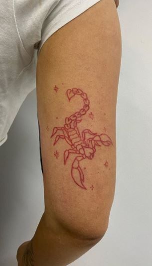 Scorpion Tattoos, Bauch Tattoos, Scorpio Tattoo, Scorpion Tattoo, Red Ink Tattoos, Red Tattoos, Stylist Tattoos, Poke Tattoo, Discreet Tattoos