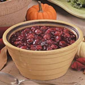 Cherry Cranberry Sauce Cranberry Sauce Recipes, Jellied Cranberry Sauce, Cherry Sauce, Cranberry Sauce Recipe, Thanksgiving Dinner Recipes, Cranberry Recipes, Cherry Tart, Delish Recipes, Cranberry Sauce