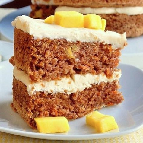 Mango Ginger Carrot Cake - a delicious new twist on this dessert cake classic with a spiced ginger twist to the cream cheese frosting that you'll love too. Mango Desserts, Cake Classic, Mango Dessert Recipes, Mango Dessert, Rock Recipes, Mango Cake, Candied Ginger, Mango Recipes, Carrot Cake Recipe