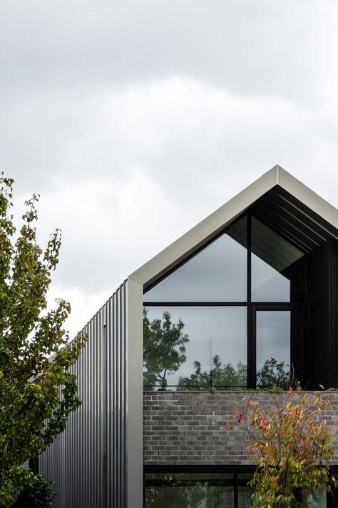 The Avenue by ADDARC - Project Feature - The Local Project - The Local Project Small Contemporary House Exterior, Pitch Roof, New Zealand Architecture, Contemporary Barn, House Cladding, Contemporary House Exterior, Dutch House, Roof Architecture, Building Roof