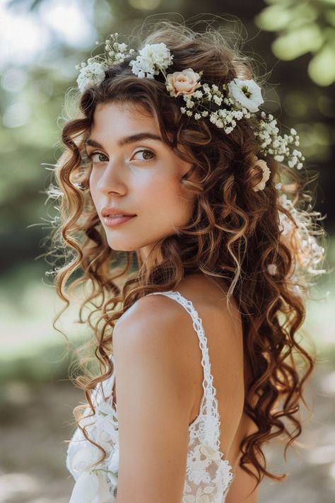 Wedding Hair Naturally Curly, Curly Hair Bride Hairstyles, Naturally Curly Hairstyles For Wedding, Bride Hairstyles Curly Hair, Bride Curly Hairstyles, Natural Curly Hair Wedding Styles, Natural Curly Wedding Hairstyles, Curly Hairstyles Layers, Natural Curls Wedding Hair