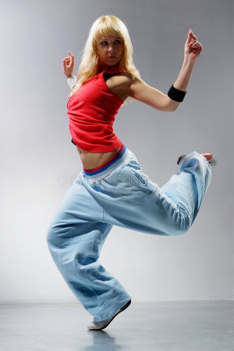 Shake Ideas, Street Dancing, Dancing Poses, Dance Picture Poses, Midi Denim Skirt, Dance Photo Shoot, Hip Hop Dancer, Models To Draw, Dance Photo