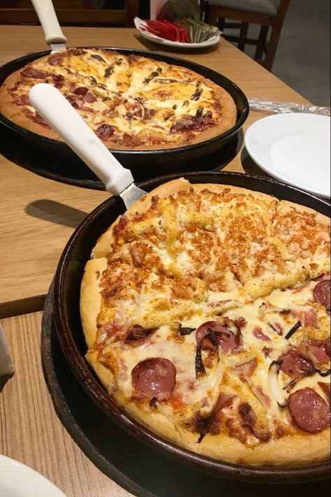 #pizza Comer Aesthetic, Food Babe, Food Therapy, Healthy Food Motivation, Think Food, Fake Story, Food Obsession, Interesting Food Recipes, Pretty Food