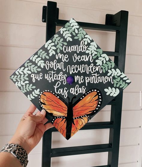 Grad Cap With Butterflies, Grad Cap Hispanic, Monarch Butterfly Graduation Cap, Grad Cap Ideas Hispanic, Painted Grad Cap Ideas, Butterfly Grad Cap, Graduation Cap Ideas College, Grad Cap College, Cap Inspo Graduation