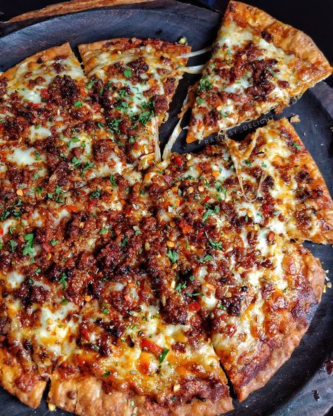 Rassasy Delight || Anjali on Instagram: “Chur Chur Amritsari mutton keema pizza 😍  ANYTIME, ANYWHERE!! .  Tag your friends and ask them to Treat you with Exotic Pizzas😋 . . Follow…” Mutton Keema, Bar Food, Chur, Treat You, Tag Your Friends, Hawaiian Pizza, Bars Recipes, Treat Yourself, Vegetable Pizza