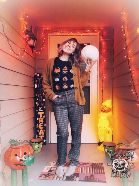 Spooky Good Style: Halloween Outfits! – Halloween Head Spooky Cute Costumes, Teacher Holiday Outfits, Halloween Teacher Outfits, Halloween Theme Outfits, Halloweencore Outfit, Halloween Work Outfit, Halloween Themed Outfits, Halloween Outfits Aesthetic, October Fits