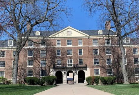 The 5 Best Penn State (PSU) Dorms - Humans of University Penn State Dorm, Townhouse Apartments, Hall Room, Residence Hall, Penn State University, Apartment Garden, Brick Building, Double Room, Private Room