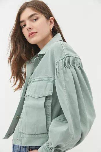 Lightweight Denim Jacket, Cropped Cable Knit Sweater, Corporate Wear, All Jeans, Jeans Diy, Trucker Jacket, Classic Outfits, Women's Coats & Jackets, Crop Jacket